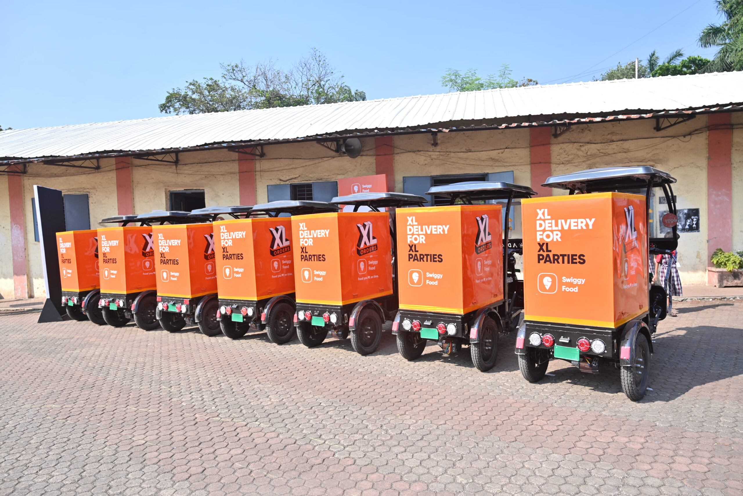 Swiggy With Team Singham Again Creates a Guinness World Record for the  Largest Vada Pav Delivery in a Single Order